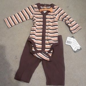 NWT vitamin Baby Onesie and pants 3 months